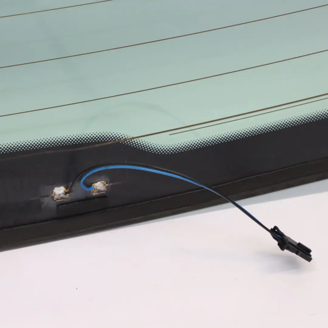 Szyba Tylna Szkło Klapy Bagażnika AS2 do Audi A1 8X o numerze 8X3845501A Audi A1 8X Szyba Tylna Szkło Klapy Bagażnika AS2 - SKU 8X3845501A - Numer Części 8X3845501A