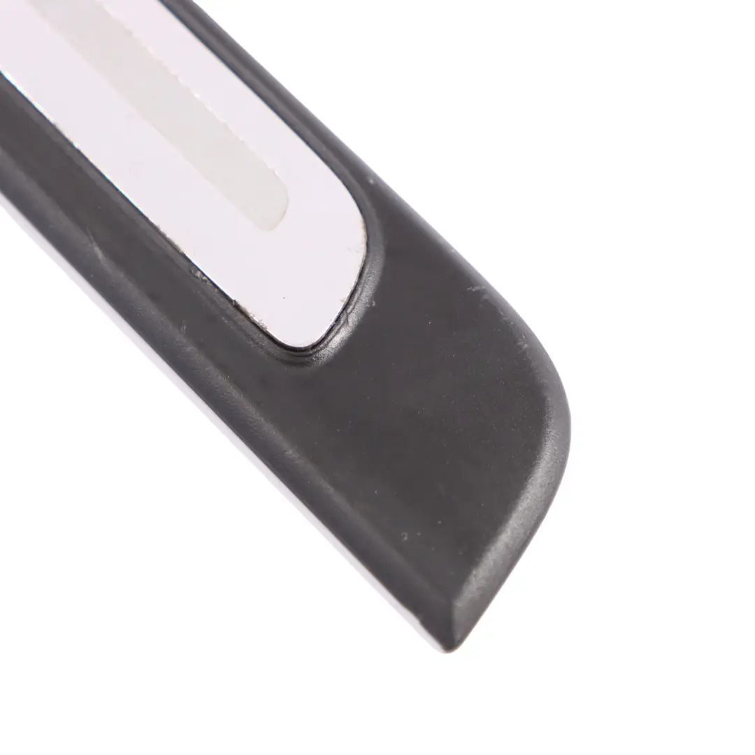 Anteriore Soglia Piastra Modanatura Sinistra per Audi A1 8X 2 Porte con numero di parte 8X3853373A Audi A1 8X 2 Porte Anteriore Soglia Piastra Modanatura Sinistra - SKU 8X3853373A - Numero di parte 8X3853373A