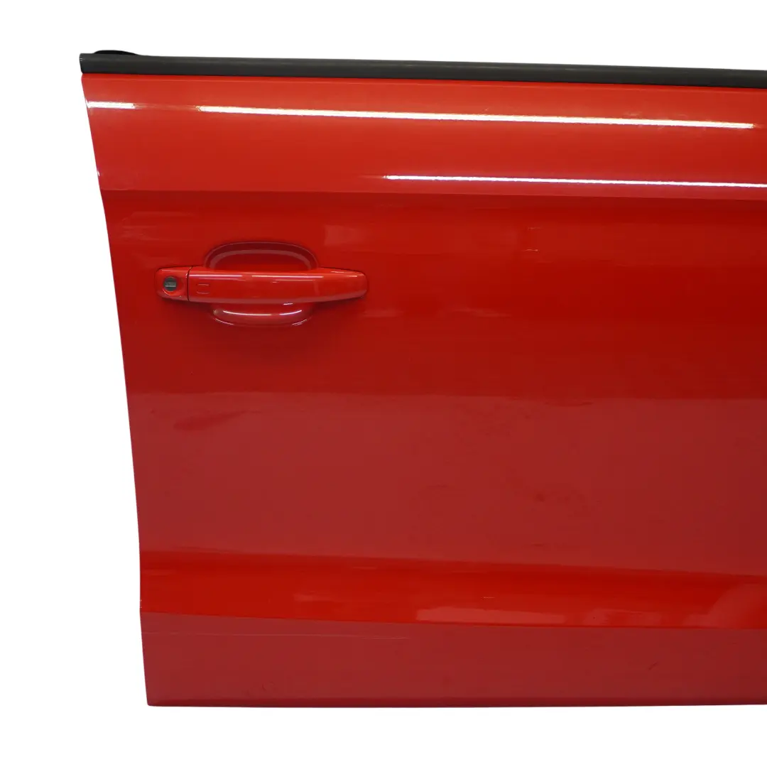 Tür Vorne Rechts Misano Red Pearl - Z3M für Audi A1 8X mit Teilenummer 8X4831052A Audi A1 8X Tür Vorne Rechts Misano Red Pearl - Z3M - SKU 8X4831052A-MRE - Teilenummer 8X4831052A