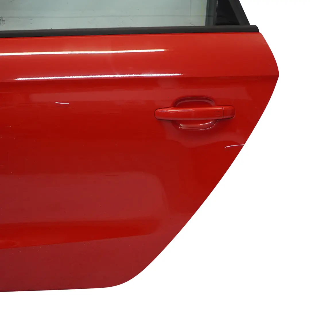 Audi A1 8X Puerta Trasera Izquierda Misano Red Rojo Perla - Z3M - SKU 8X4833051B-MRE - Número de pieza 8X4833051B