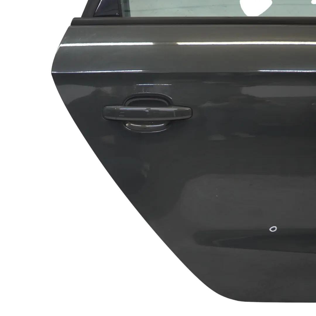 Audi A1 8X Puerta Trasera Derecha Nano Gris Metalizado - X7M - SKU 8X4833052B-NGR - Número de pieza 8X4833052B