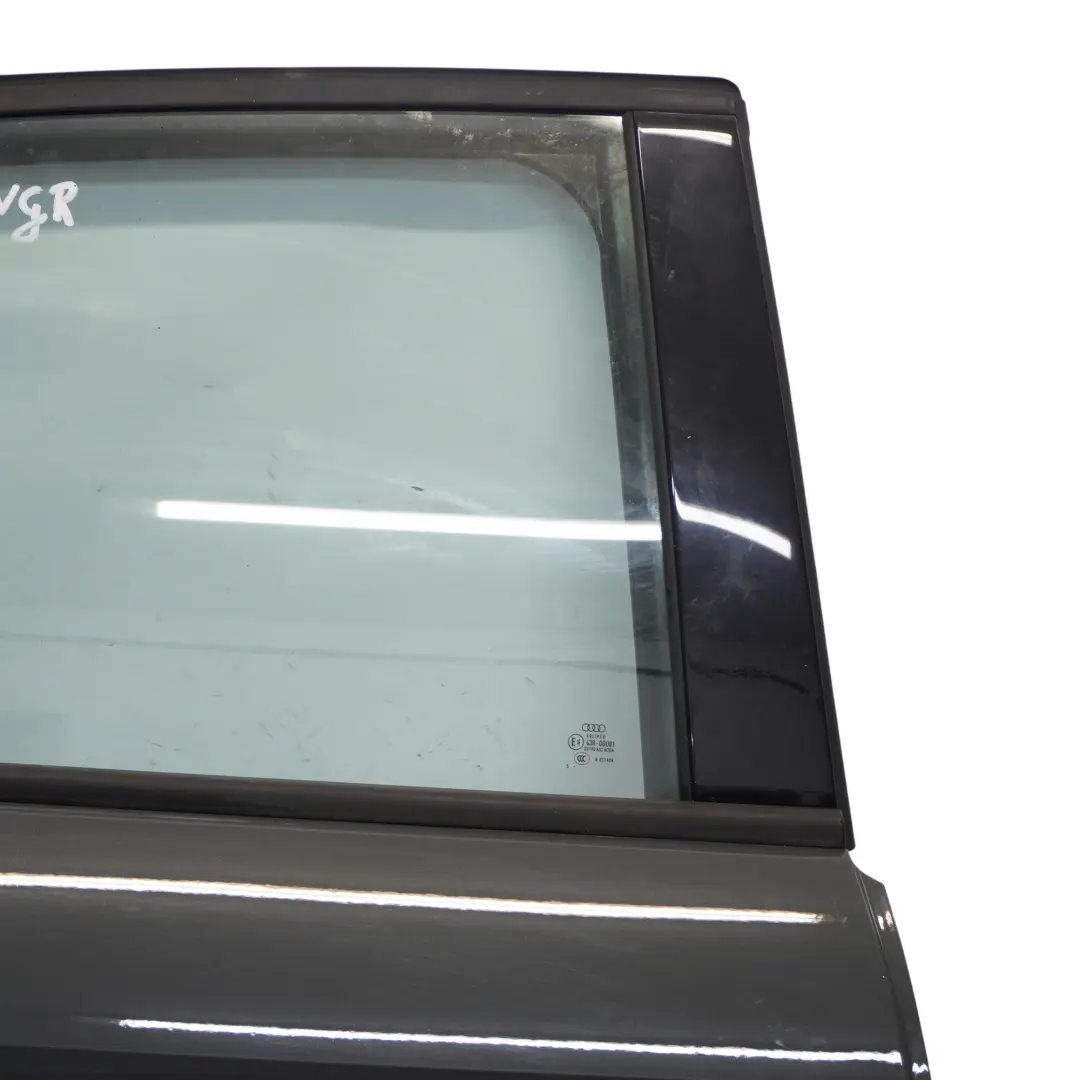 Puerta Trasera Derecha Nano Gris Metalizado - X7M para Audi A1 8X con número de pieza 8X4833052B Audi A1 8X Puerta Trasera Derecha Nano Gris Metalizado - X7M - SKU 8X4833052B-NGR - Número de pieza 8X4833052B