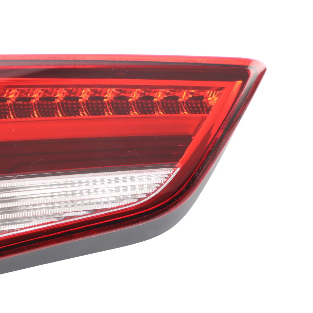 Lámpara luz portón trasero tapa maletero trasera izquierda para Audi S1 8X con número de pieza 8XA945093A Audi S1 8X Lámpara luz portón trasero tapa maletero trasera izquierda - SKU 8XA945093A - Número de pieza 8XA945093A