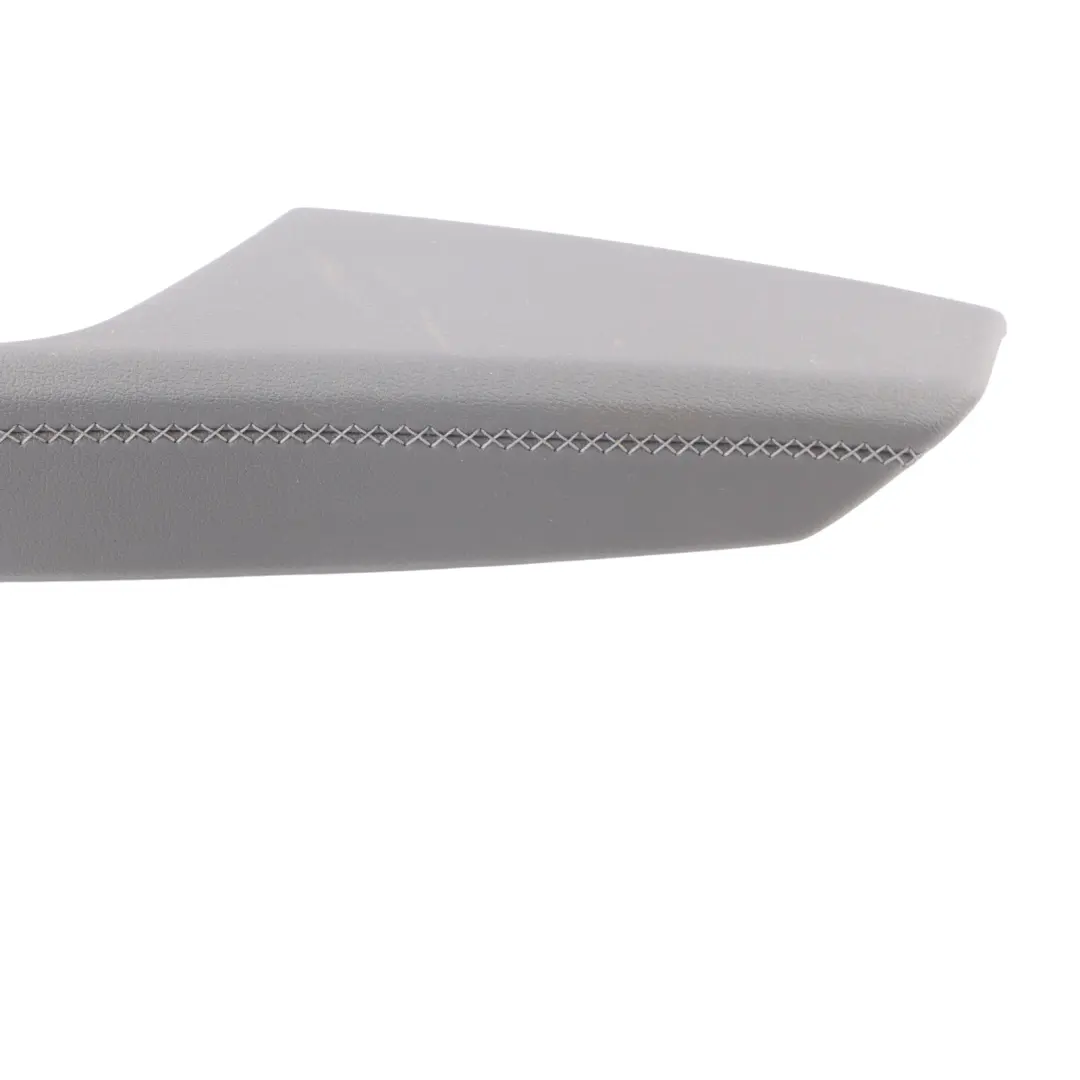 8Y Sportback Bracciolo Porta Posteriore Destro Pelle Grigio Granito per Audi A3 con numero di parte 8Y0867374A Audi A3 8Y Sportback Bracciolo Porta Posteriore Destro Pelle Grigio Granito - SKU 8Y0867374A - Numero di parte 8Y0867374A