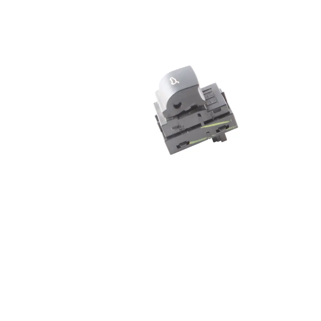 X5M F85 F16 X6M F86 Pulsante Rilascio Coperchio Del Bagagliaio per BMW F15 con numero di parte 9318704 BMW F15 X5M F85 F16 X6M F86 Pulsante Rilascio Coperchio Del Bagagliaio - SKU 9318704 - Numero di parte 9318704