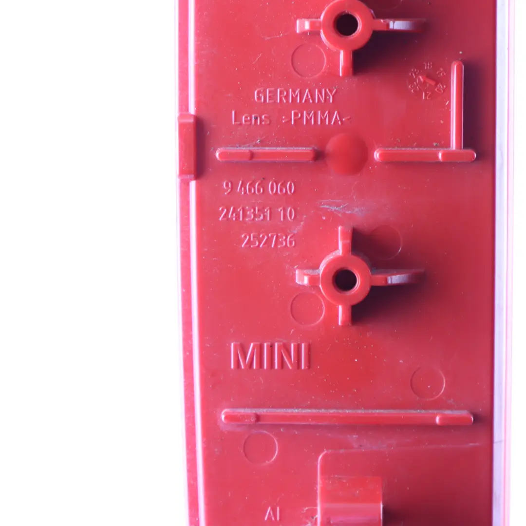 Mini Countryman F60 Bumper Light Reflector Light Red Rear Right O/S - SKU 9466060 - Part number 9466060