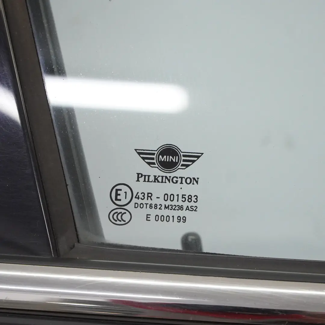 Porta Anteriore Destra Absolute Black Nero Metallic - B11 per Mini Countryman R60 con numero di parte 9805928 Mini Countryman R60 Porta Anteriore Destra Absolute Black Nero Metallic - B11 - SKU 9805928-ABS1 - Numero di parte 9805928