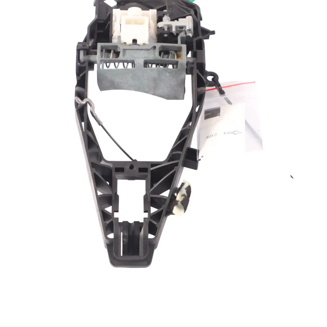 Supporto maniglia BMW G30 G31 G07 X7 Supporto esterno porta destro per con numero di parte 9881776 Supporto maniglia BMW G30 G31 G07 X7 Supporto esterno porta destro - SKU 9881776 - Numero di parte 9881776