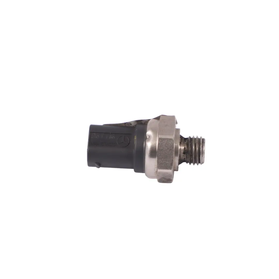 Sensor de presión de combustible diésel para Mercedes W906 OM629 con número de pieza A0041539828 Mercedes W906 OM629 Sensor de presión de combustible diésel - SKU A0041539828 - Número de pieza A0041539828