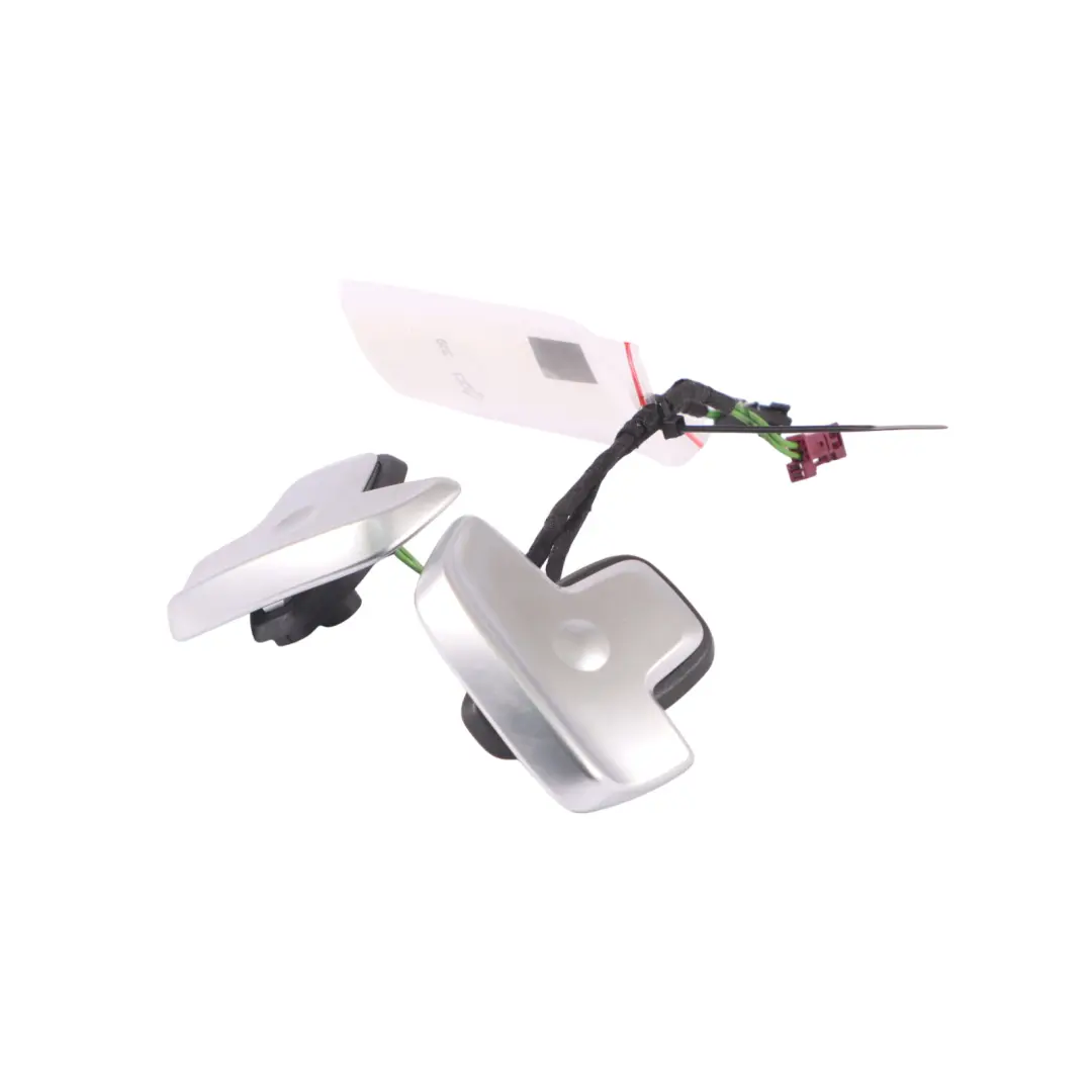 Paddle Cambio Pulsante Sinistro Destro per Mercedes W213 Volante con numero di parte A0999053400 Mercedes W213 Volante Paddle Cambio Pulsante Sinistro Destro - SKU A0999053400-1 - Numero di parte A0999053400