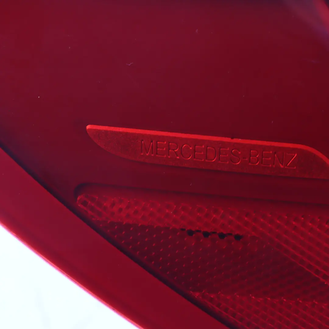 Mercedes C117 Luz Trasera LED Izquierda - SKU A1179062500-1 - Número de pieza A1179062500