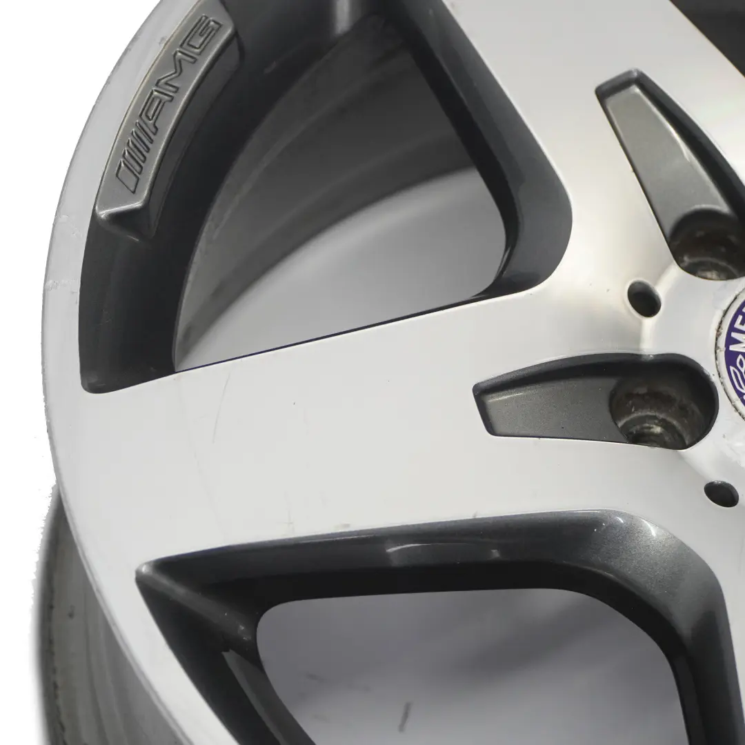 Llanta De Aleación De Plata AMG 18 "7J ET:46 5 Radios para Mercedes X156 con número de pieza A1564010500 Mercedes X156 Llanta De Aleación De Plata AMG 18 "7J ET:46 5 Radios - SKU A1564010500-1 - Número de pieza A1564010500