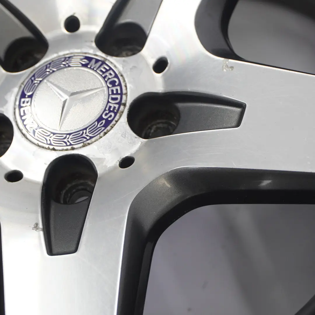 Silber Felge AMG 18" 7J ET:46 5 Speichen für Mercedes X156 mit Teilenummer A1564010500 Mercedes X156 Silber Felge AMG 18" 7J ET:46 5 Speichen - SKU A1564010500-2 - Teilenummer A1564010500