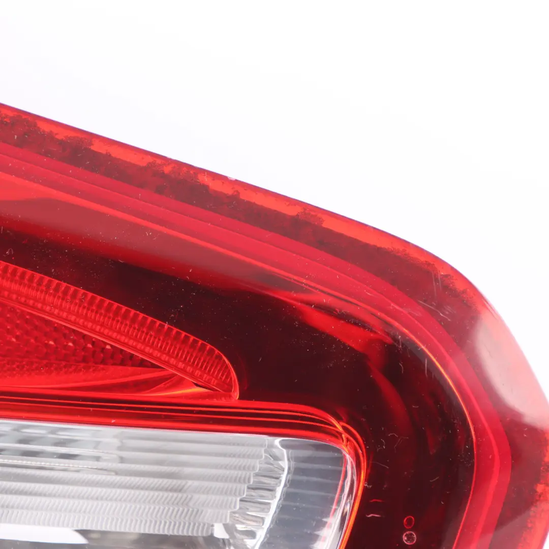 Hintere Heck Klappe Links Innen Leuchte Kofferraum für Mercedes GLA X156 mit Teilenummer A1569060358 Mercedes GLA X156 Hintere Heck Klappe Links Innen Leuchte Kofferraum - SKU A1569060358 - Teilenummer A1569060358