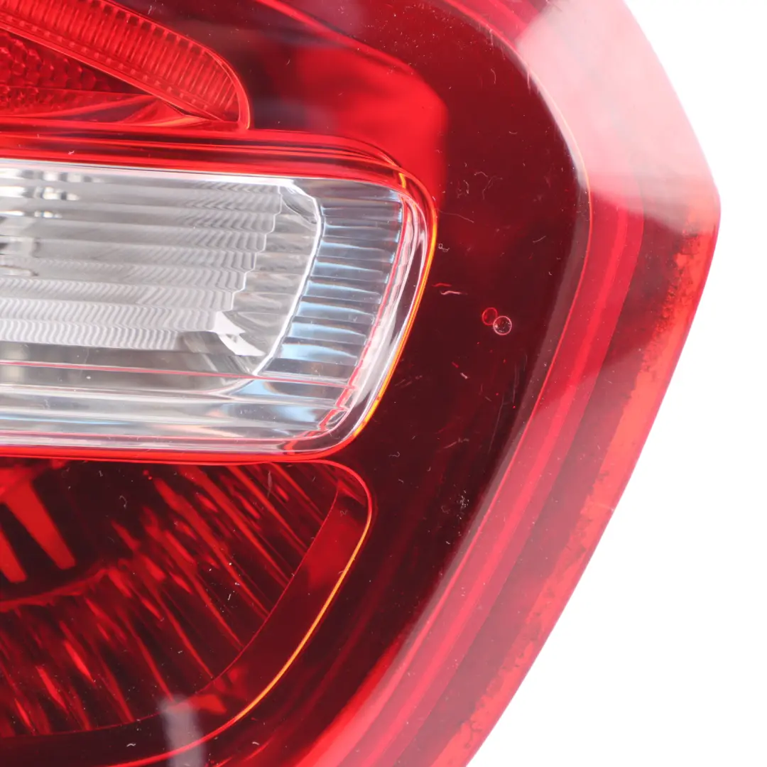 Hayon Arrière Gauche Lumière Intérieure Botte pour Mercedes GLA X156 à propos du numéro de pièce A1569060358 Mercedes GLA X156 Hayon Arrière Gauche Lumière Intérieure Botte - SKU A1569060358 - Numéro de pièce A1569060358