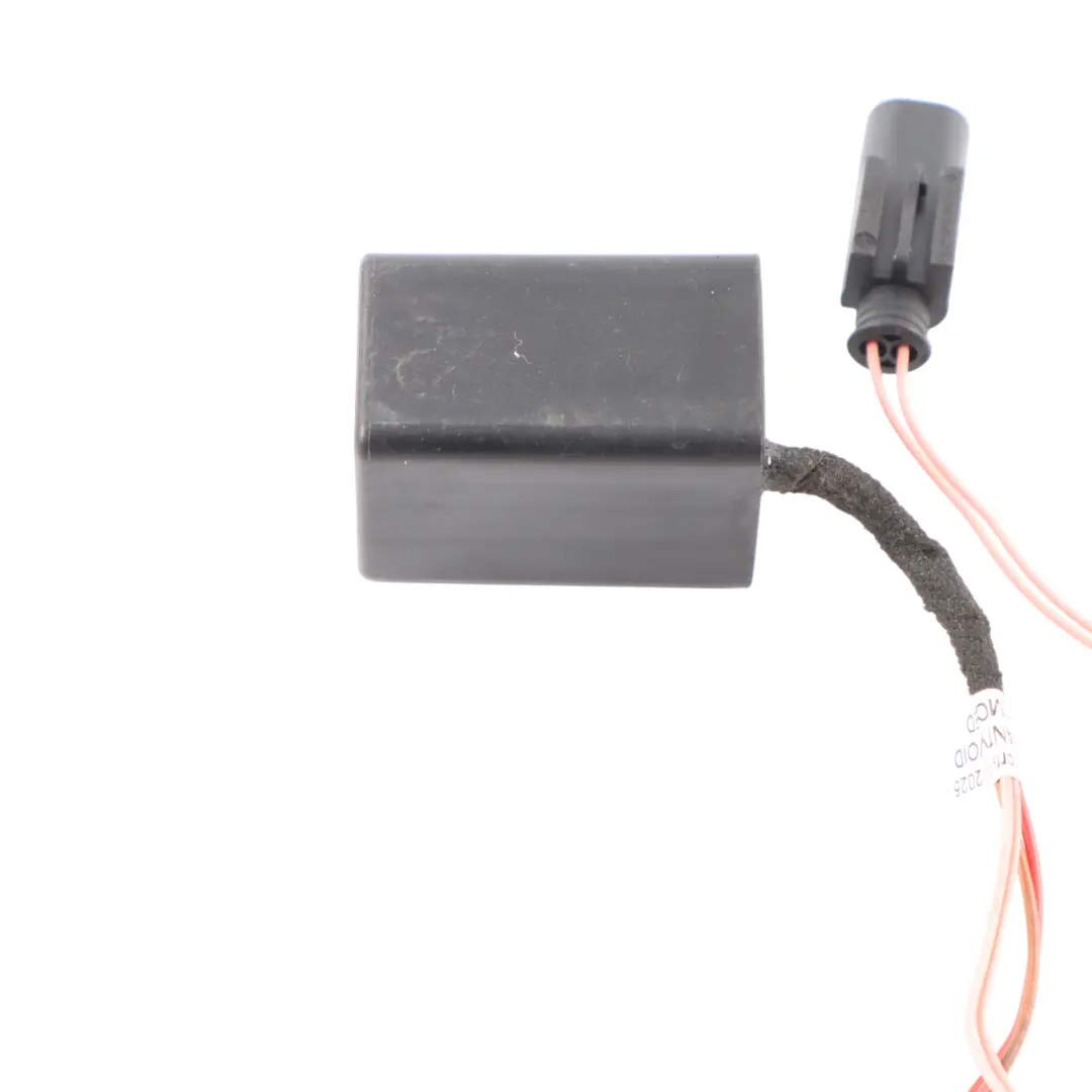 Benz ML W164 Voltage Converter Control Unit to Mercedes with Part number A1645420025 Mercedes Benz ML W164 Voltage Converter Control Unit - SKU A1645420025 - Part number A1645420025