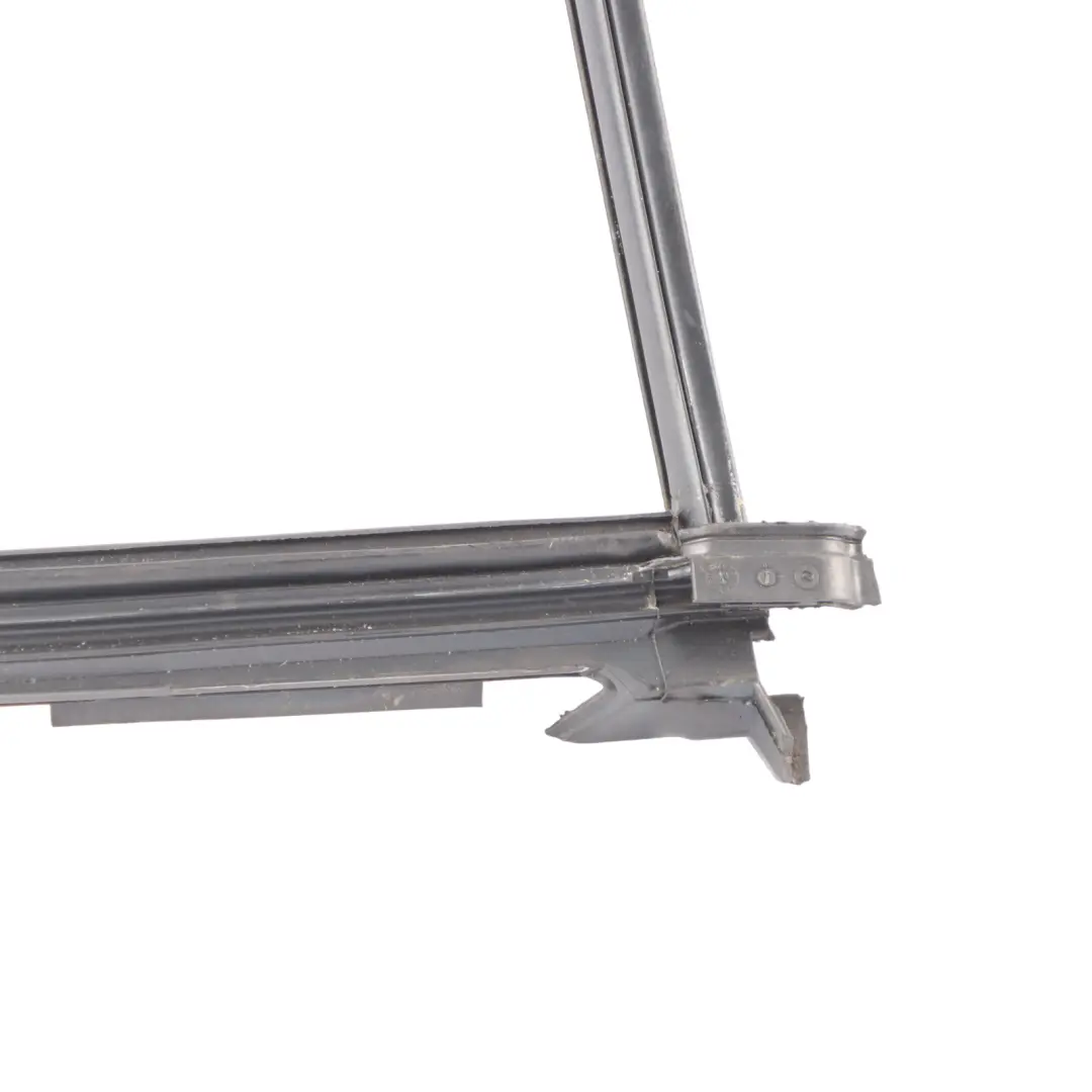 Heck Scheiben Tür Dichtung Formteil Links für Mercedes W164 mit Teilenummer A1647302755 Mercedes W164 Heck Scheiben Tür Dichtung Formteil Links - SKU A1647302755-1 - Teilenummer A1647302755