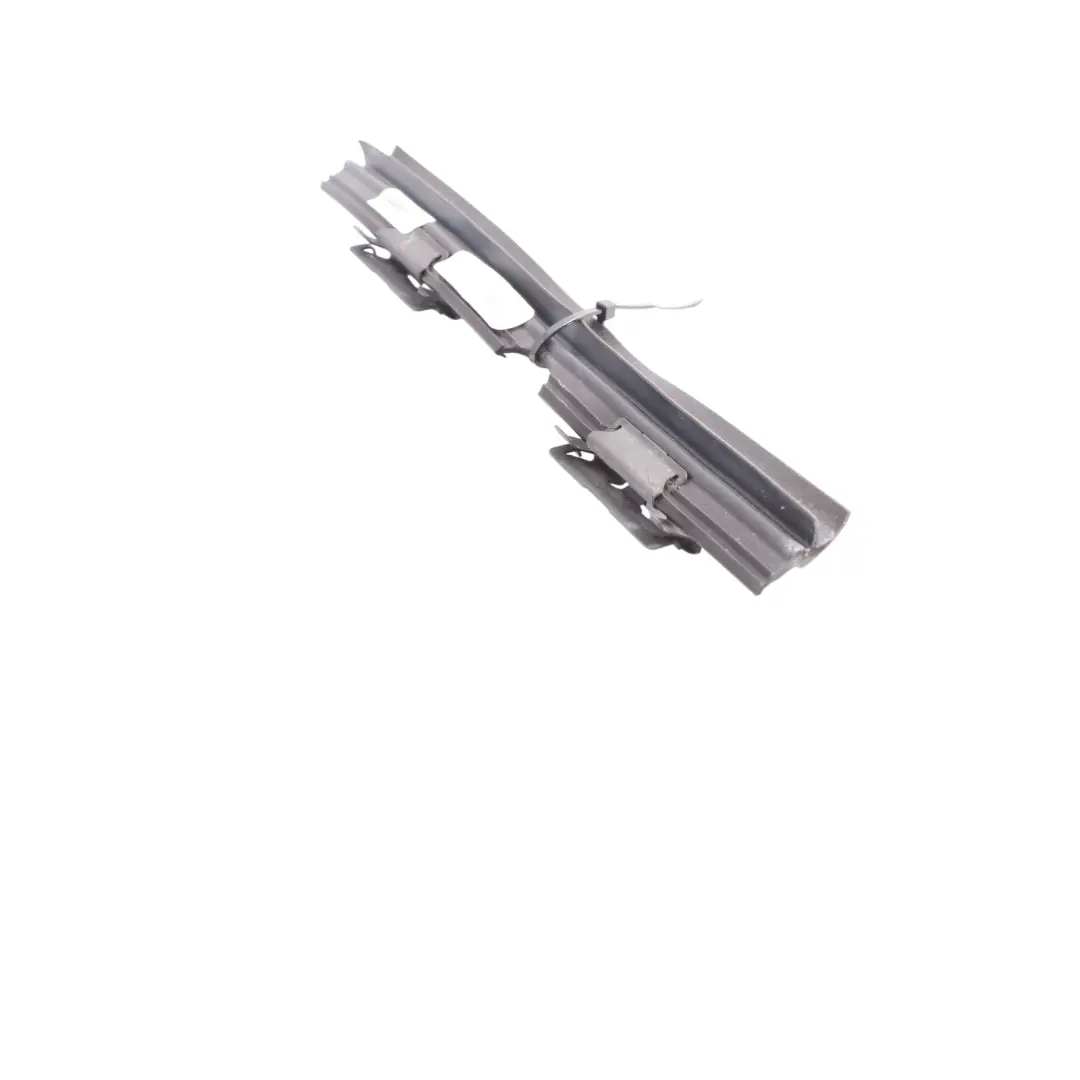 Hintere Tür Fenster Dichtung Schiene Links für Mercedes W166 mit Teilenummer A1667300124 Mercedes W166 Hintere Tür Fenster Dichtung Schiene Links - SKU A1667300124 - Teilenummer A1667300124