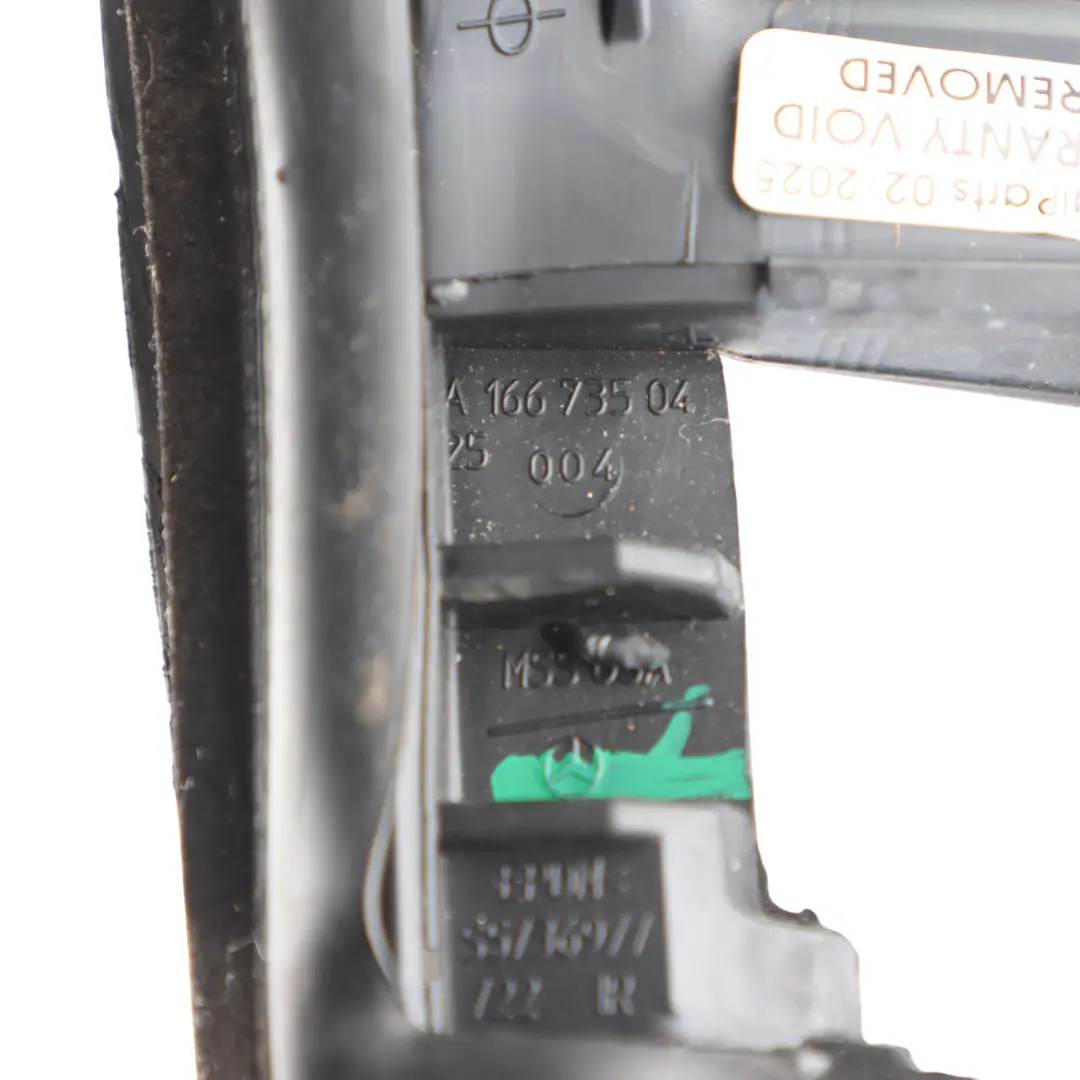 Goma Sellado Guía Ventanilla Puerta Trasera Derecha para Mercedes X166 con número de pieza A1667350425 Mercedes X166 Goma Sellado Guía Ventanilla Puerta Trasera Derecha - SKU A1667350425 - Número de pieza A1667350425