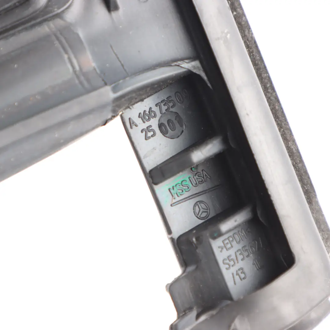 Guía Riel Marco Ventana Puerta Goma Trasera Izquierda para Mercedes W166 con número de pieza A1667350925 Mercedes W166 Guía Riel Marco Ventana Puerta Goma Trasera Izquierda - SKU A1667350925 - Número de pieza A1667350925