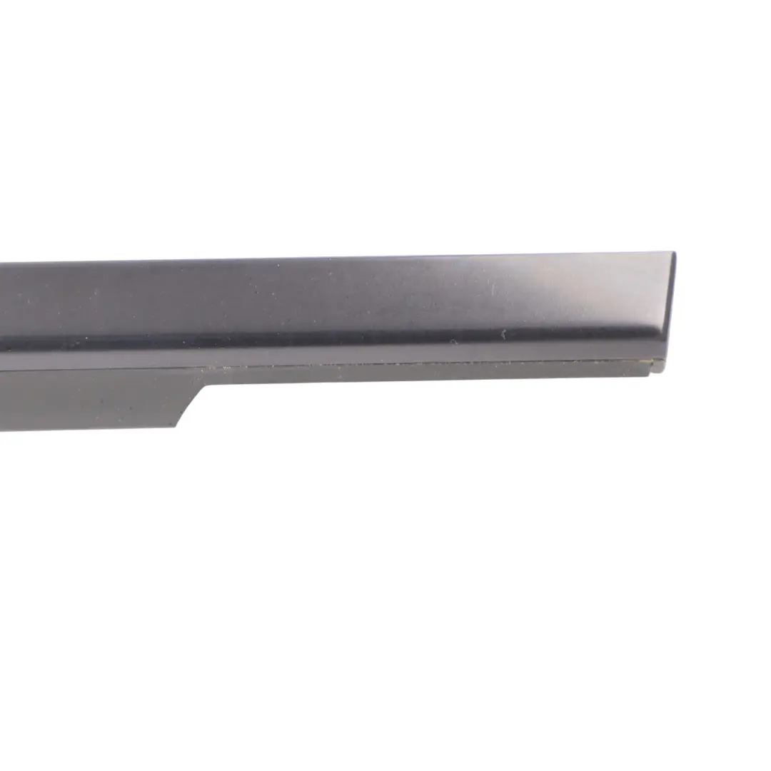 Guarnizione Porta Posteriore Sinistra Modanatura per Mercedes W166 con numero di parte A1667356900 Mercedes W166 Guarnizione Porta Posteriore Sinistra Modanatura - SKU A1667356900 - Numero di parte A1667356900
