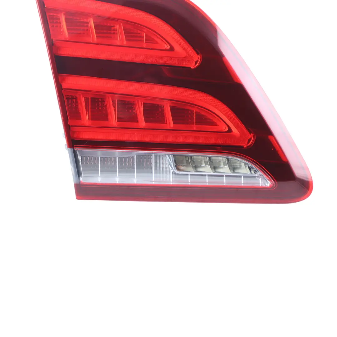 Mercedes W166 Rückleuchte Heckklappe Kofferraum Rücklicht innen links 1669066101 - SKU A1669066101-1 - Teilenummer A1669066101