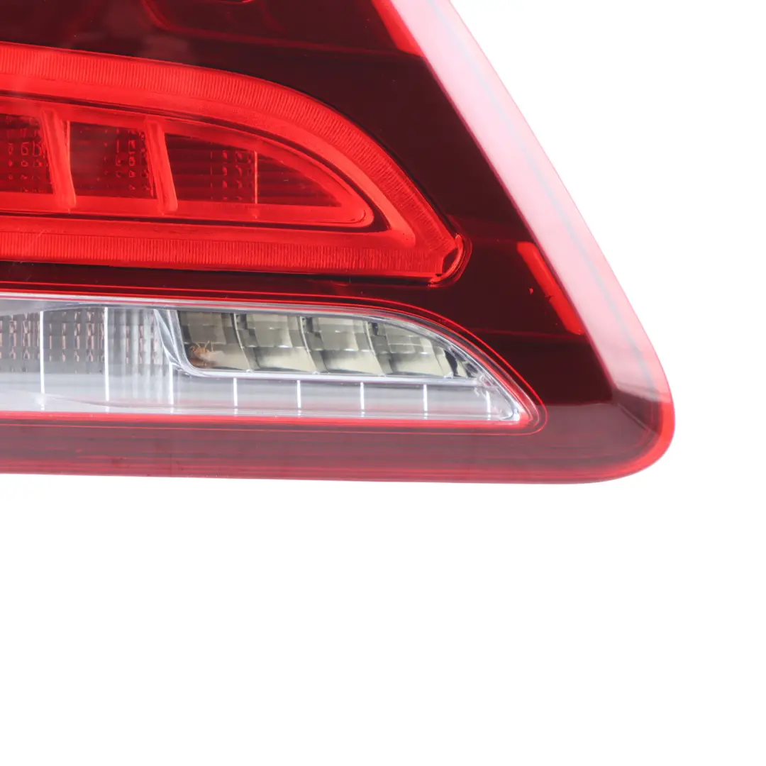 Mercedes W166 Rückleuchte Heckklappe Kofferraum Rücklicht innen links 1669066101 - SKU A1669066101-1 - Teilenummer A1669066101
