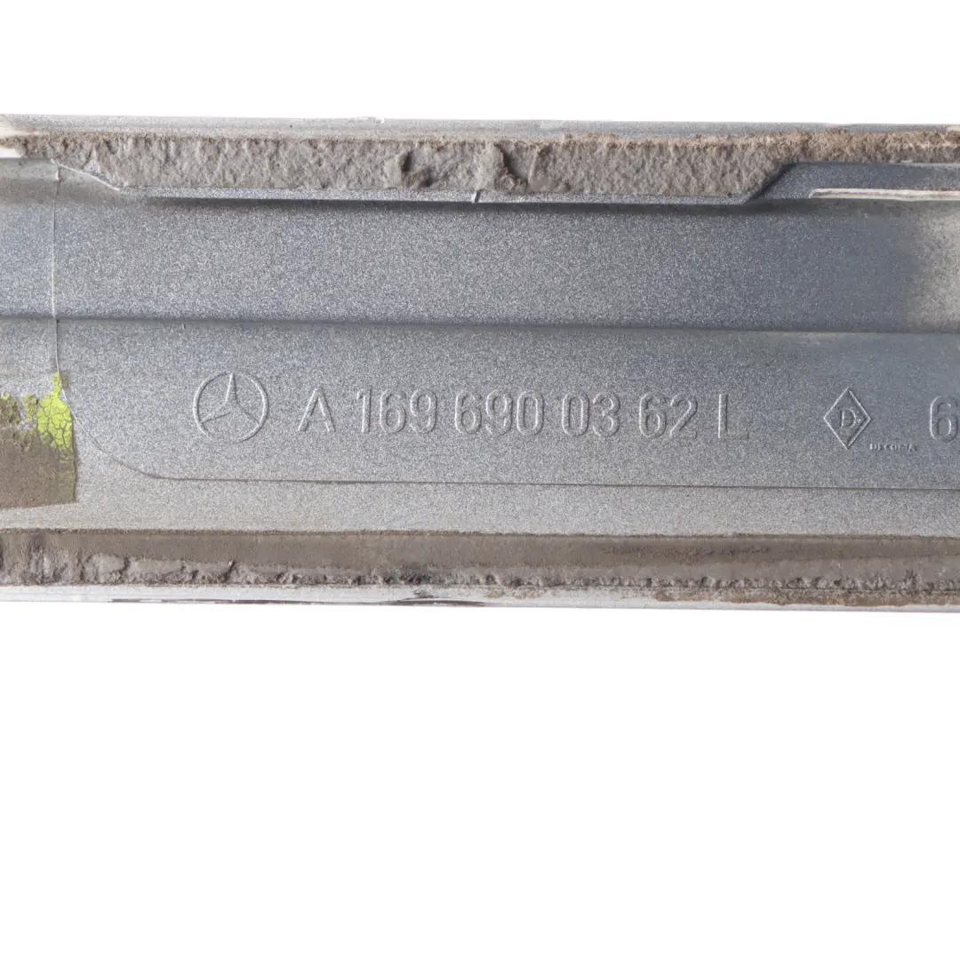Tür verkleidung Zierleiste vorne links Polar silber für Mercedes W169 mit Teilenummer A1696900362 Mercedes W169 Tür verkleidung Zierleiste vorne links Polar silber - SKU A1696900362-PLS - Teilenummer A1696900362