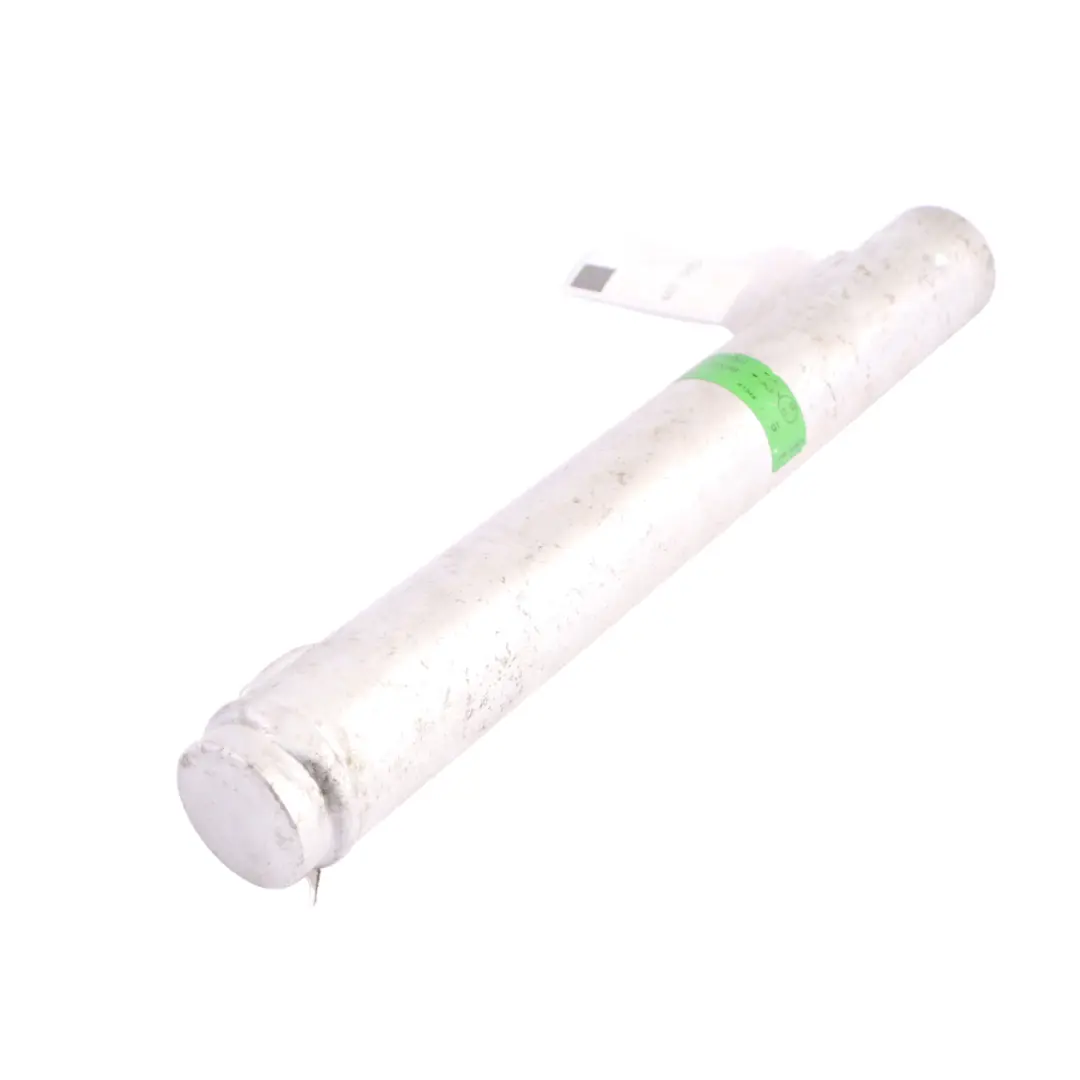 A/C Air Condition Receiver Drier Dryer to Mercedes W245 with Part number A1698300058 Mercedes W245 A/C Air Condition Receiver Drier Dryer - SKU A1698300058 - Part number A1698300058