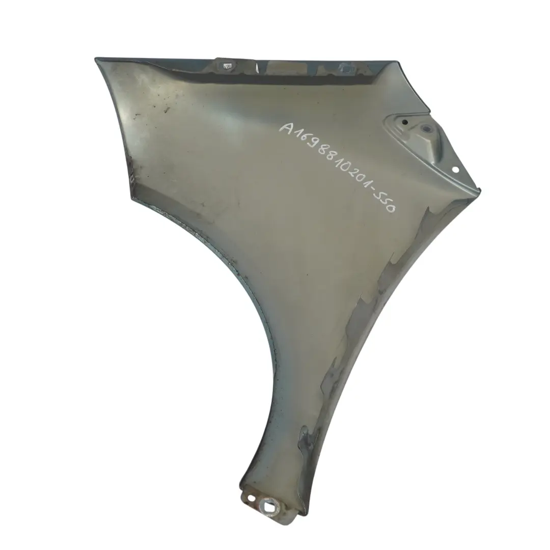 Pannello laterale anteriore destro parafango Polar Silver - 761 per Mercedes W169 con numero di parte A1698810201 Mercedes W169 Pannello laterale anteriore destro parafango Polar Silver - 761 - SKU A1698810201-SSO - Numero di parte A1698810201