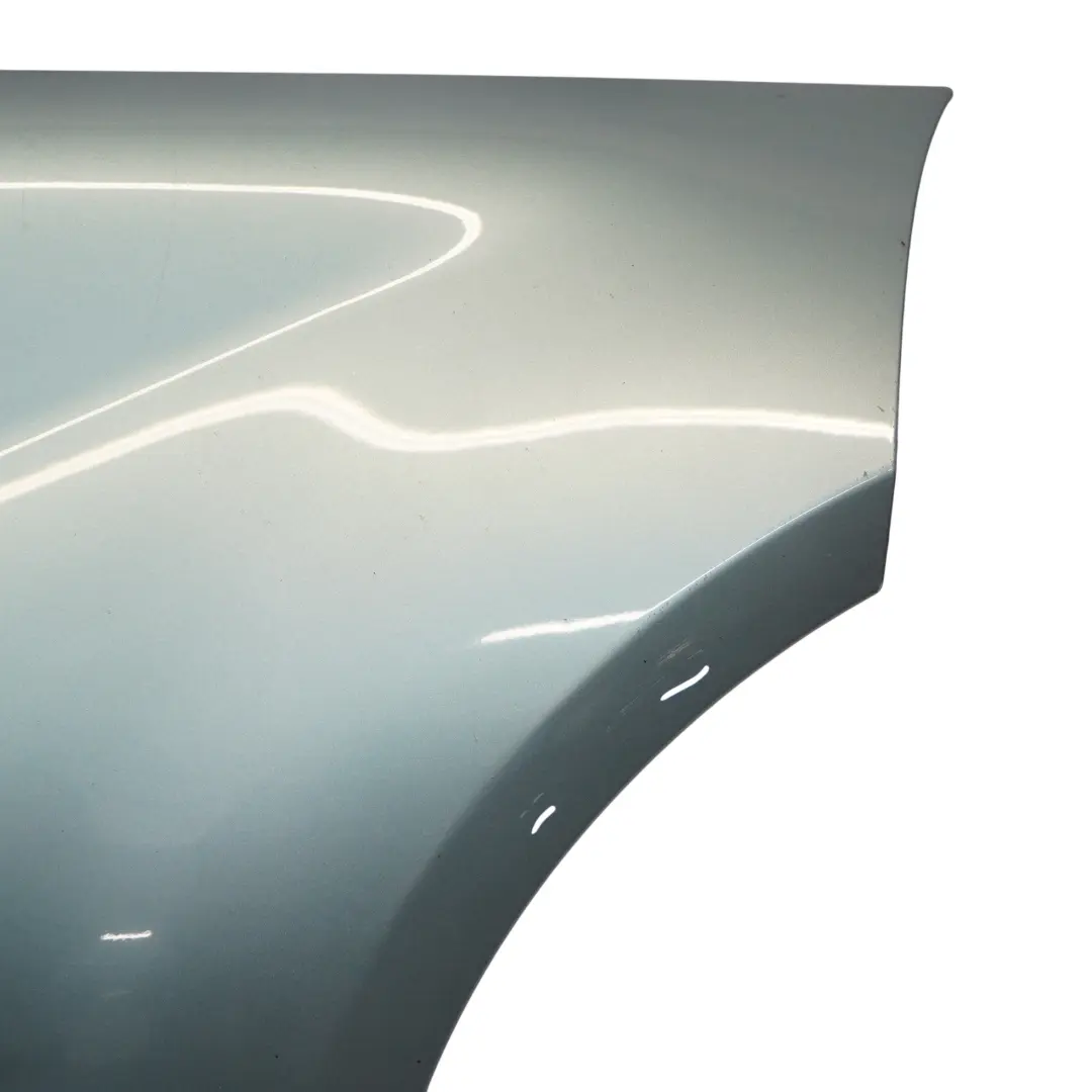 Pannello laterale anteriore destro parafango Polar Silver - 761 per Mercedes W169 con numero di parte A1698810201 Mercedes W169 Pannello laterale anteriore destro parafango Polar Silver - 761 - SKU A1698810201-SSO - Numero di parte A1698810201