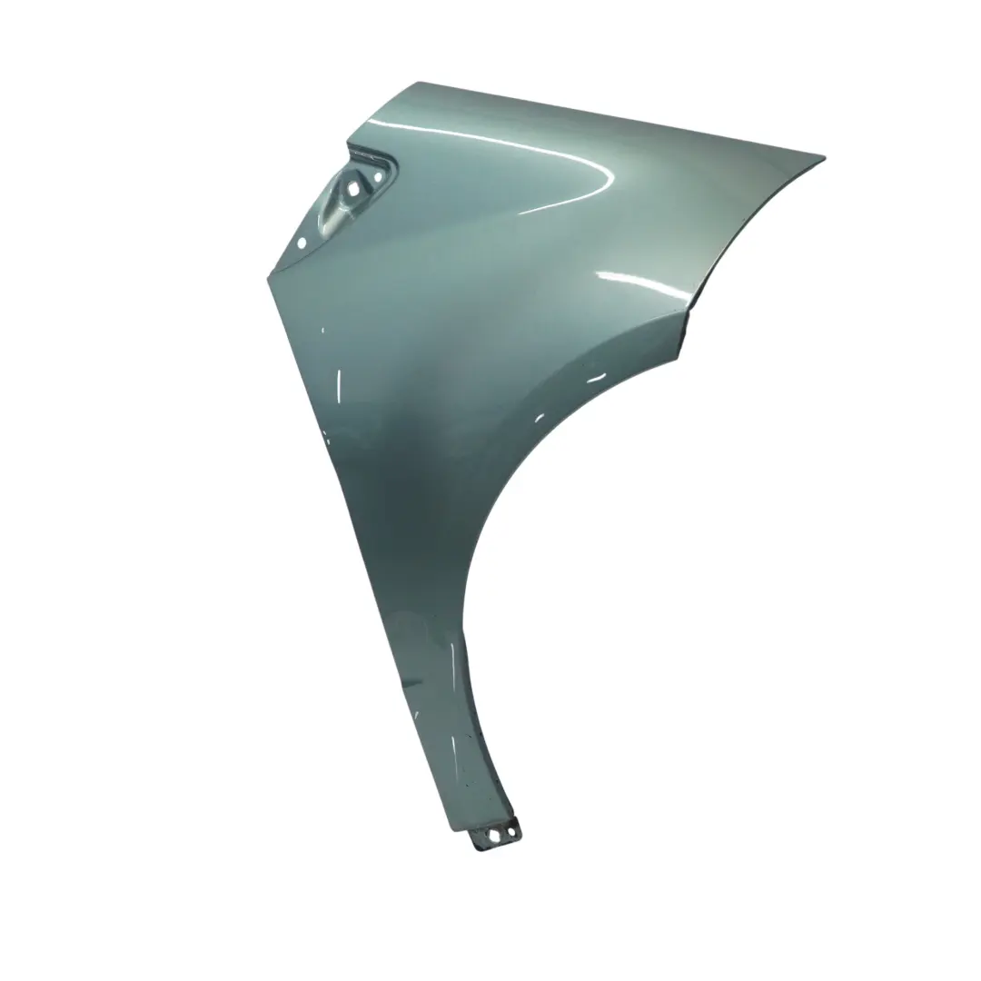 Panel lateral derecho delantero Guardabarros Polar Plata - 761 para Mercedes W169 con número de pieza A1698810201 Mercedes W169 Panel lateral derecho delantero Guardabarros Polar Plata - 761 - SKU A1698810201-SSO - Número de pieza A1698810201