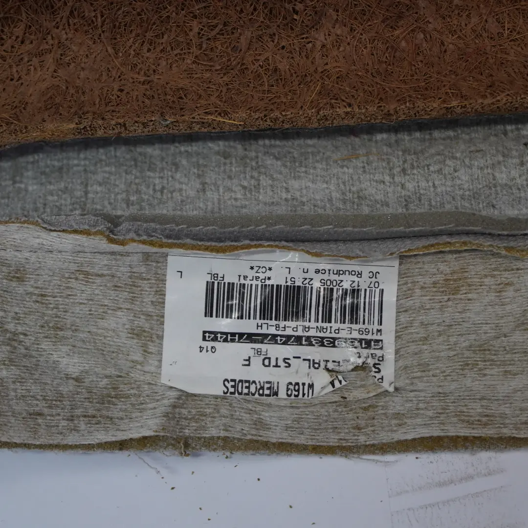 Housse coussin siège avant arrière tissu gauche pour Mercedes W169 à propos du numéro de pièce A1699101347 Mercedes W169 Housse coussin siège avant arrière tissu gauche - SKU A1699101347-1 - Numéro de pièce A1699101347