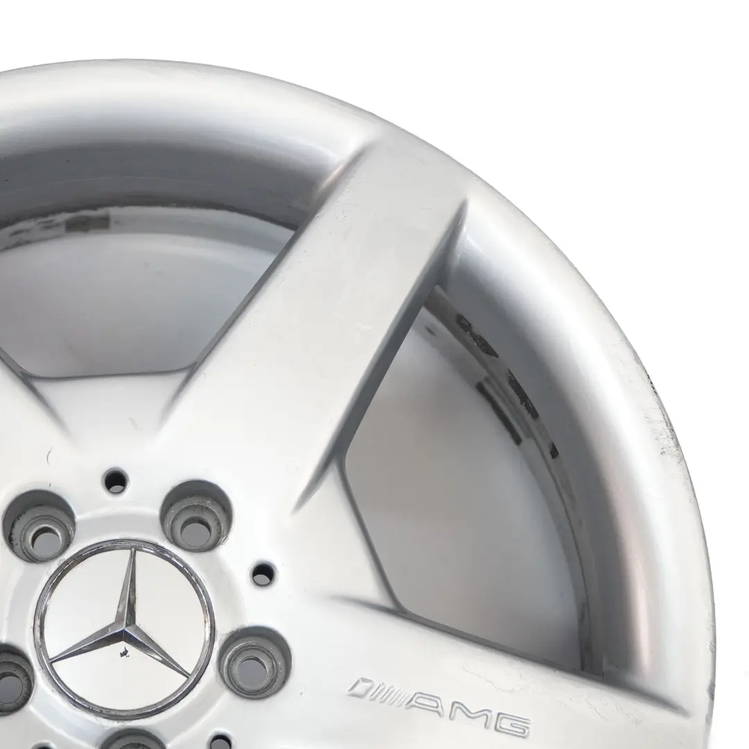 Cerchio lega anteriore argento 18" 7,5J ET:37 per Mercedes R171 C209 AMG con numero di parte A1714011602 Mercedes R171 C209 AMG Cerchio lega anteriore argento 18" 7,5J ET:37 - SKU A1714011602-2 - Numero di parte A1714011602