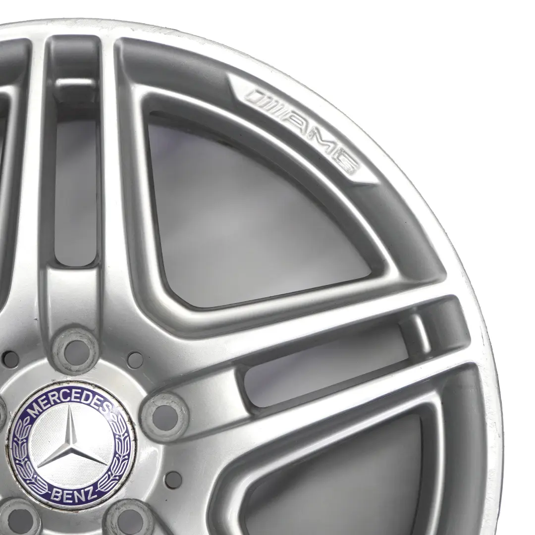 Llanta Delantera De Aleación Plateada 18" ET:50 8J para Mercedes W204 AMG con número de pieza A2044014102 Mercedes W204 AMG Llanta Delantera De Aleación Plateada 18" ET:50 8J - SKU A2044014102-3 - Número de pieza A2044014102