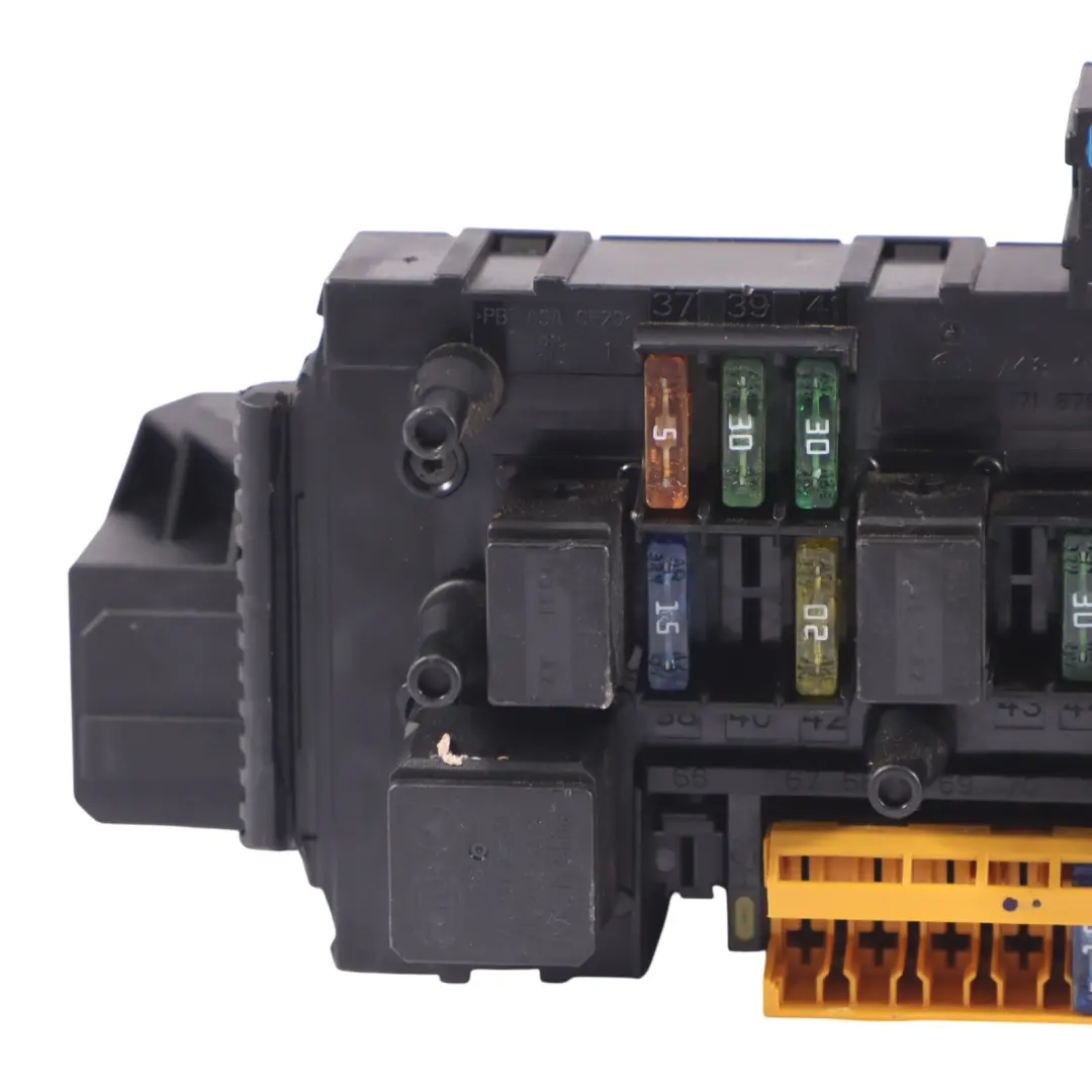 Fuse Box Terminal Connection Unit A2115452301 to Mercedes W204 with Part number A2045458401 Mercedes W204 Fuse Box Terminal Connection Unit A2115452301 - SKU A2045458401 - Part number A2045458401