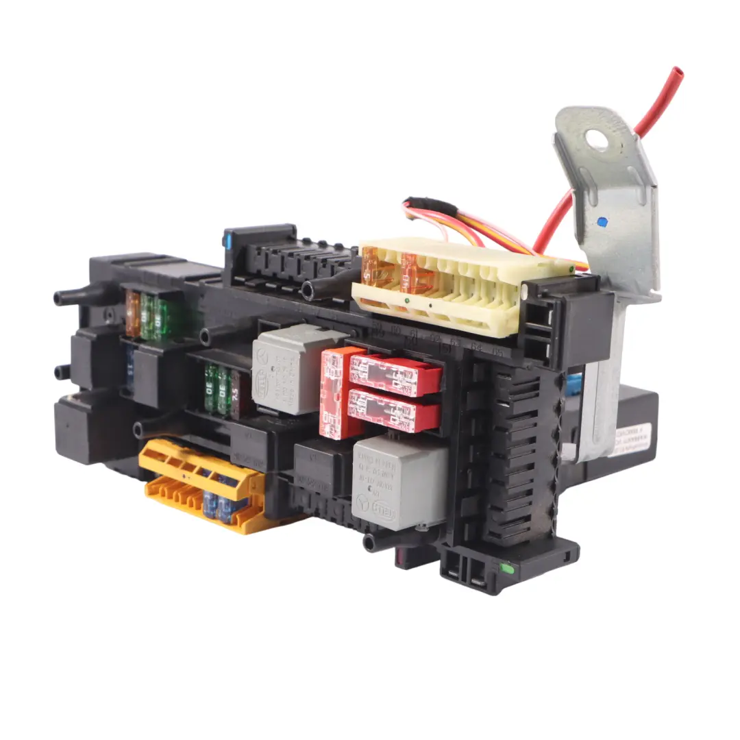 Boîte à fusibles Unité de connexion terminale A2115452301 pour Mercedes W204 à propos du numéro de pièce A2045458401 Mercedes W204 Boîte à fusibles Unité de connexion terminale A2115452301 - SKU A2045458401 - Numéro de pièce A2045458401