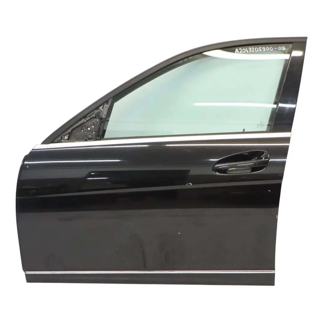 Tür Vorne Links Obsidian Schwarz Metallic - 197 für Mercedes W204 mit Teilenummer A2047205900 Mercedes W204 Tür Vorne Links Obsidian Schwarz Metallic - 197 - SKU A2047205900-OB - Teilenummer A2047205900