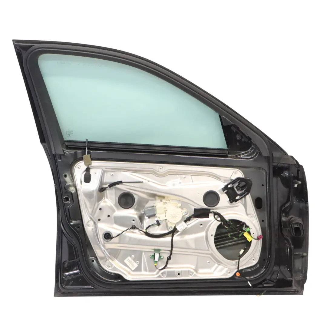 Mercedes W204 Drzwi Lewe Przednie Obsidian Black Czarny Metalic - 197 - SKU A2047205900-OB1 - Numer Części A2047205900