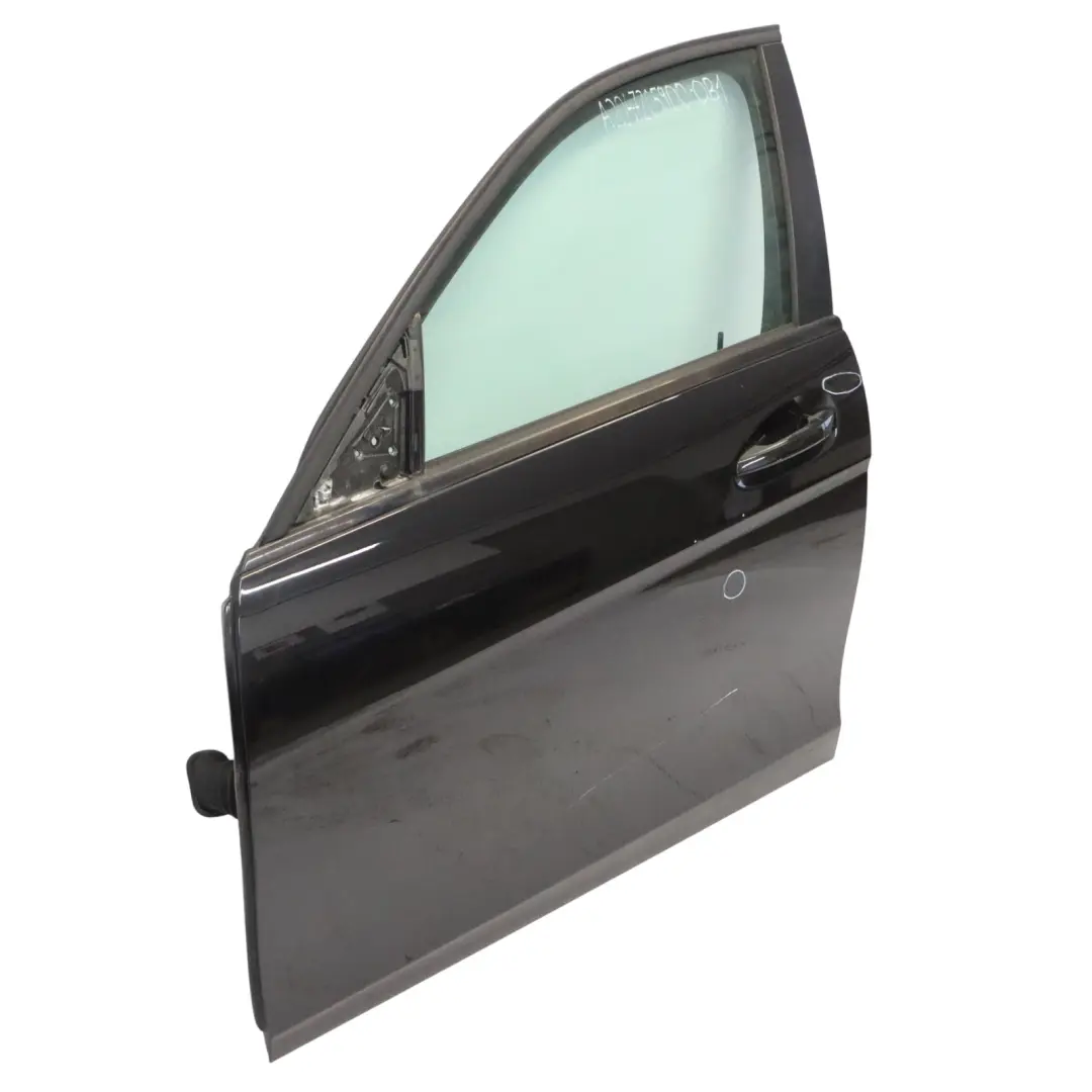 Gauche Obsidian Black Noir Metallic - 197 pour Mercedes W204 Porte Avant à propos du numéro de pièce A2047205900 Mercedes W204 Porte Avant Gauche Obsidian Black Noir Metallic - 197 - SKU A2047205900-OB1 - Numéro de pièce A2047205900