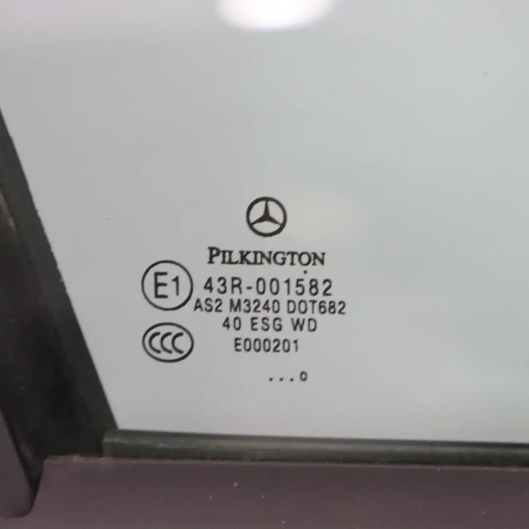 Mercedes W204 Rivestimento Anteriore Destro Obsidian Black Metallic - 197 - SKU A2047206000-OB - Numero di parte A2047206000