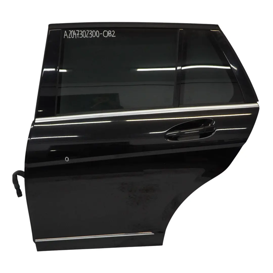 Tür Hinten Links Verkleidung Obsidian Schwarz Metallic - 197 für Mercedes S204 Kombi mit Teilenummer A2047302300 Mercedes S204 Kombi Tür Hinten Links Verkleidung Obsidian Schwarz Metallic - 197 - SKU A2047302300-OB2 - Teilenummer A2047302300