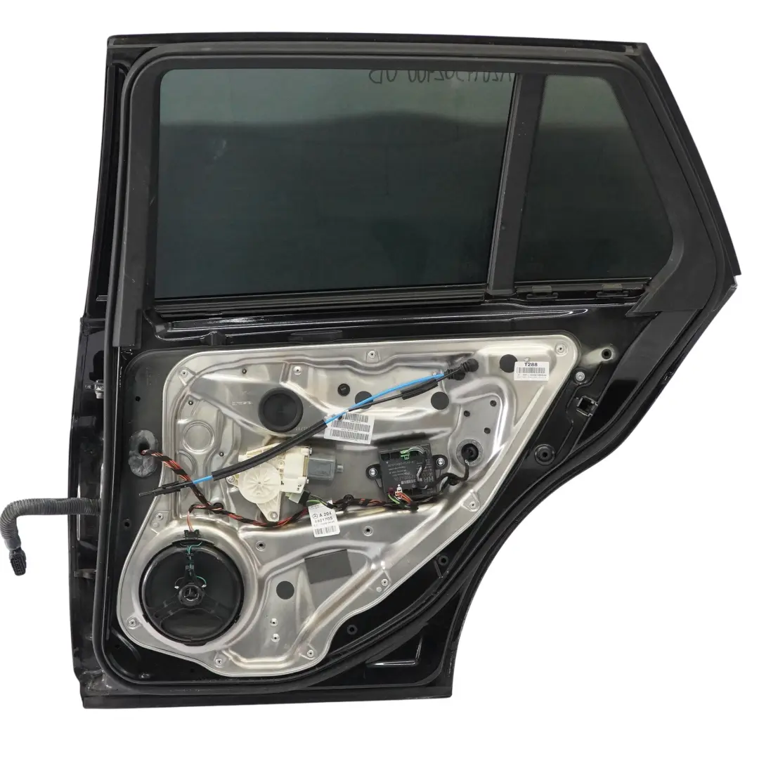 Mercedes S204 Estate Posteriore Destra Rivestimento Obsidian Black Metallic 197 - SKU A2047302400-OB - Numero di parte A2047302400