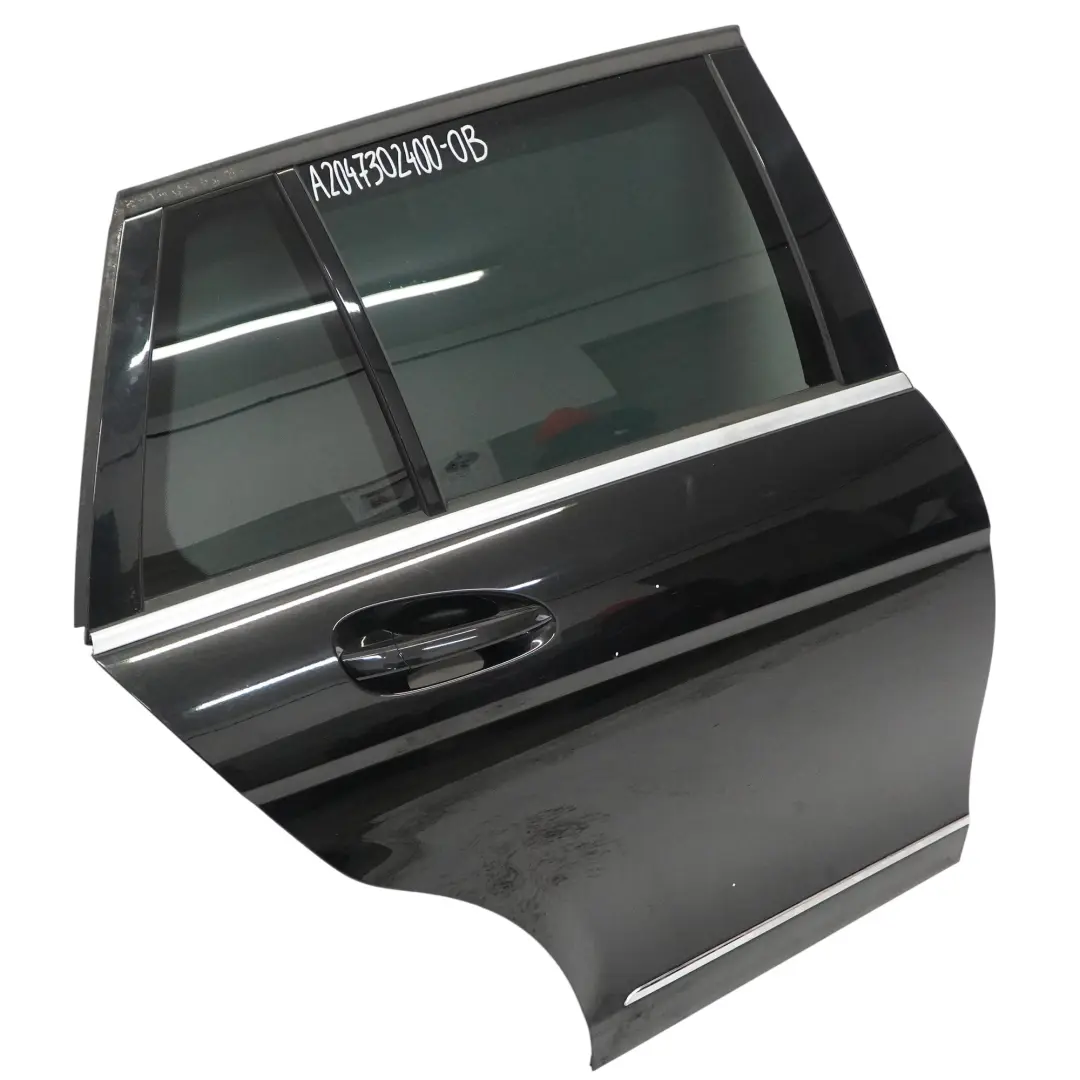 Mercedes S204 Estate Posteriore Destra Rivestimento Obsidian Black Metallic 197 - SKU A2047302400-OB - Numero di parte A2047302400
