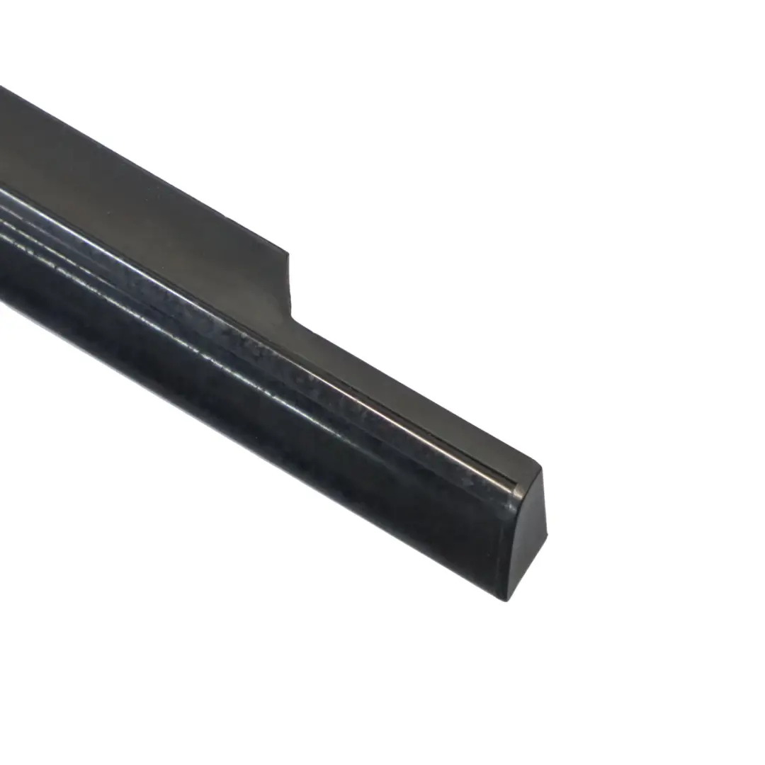 Ventana Trasera Tira Sellado Junta Moldura Izquierda para Mercedes S204 con número de pieza A2047350565 Mercedes S204 Ventana Trasera Tira Sellado Junta Moldura Izquierda - SKU A2047350565 - Número de pieza A2047350565