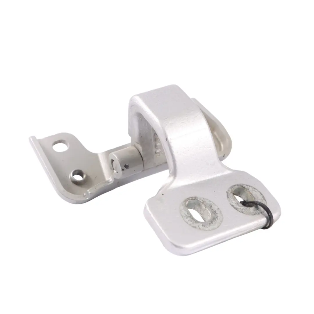 Station Wagon Cerniera Portelone Destra Baule Iridium Silver - 775 per Mercedes S204 con numero di parte A2047400237 Mercedes S204 Station Wagon Cerniera Portelone Destra Baule Iridium Silver - 775 - SKU A2047400237-IRS - Numero di parte A2047400237