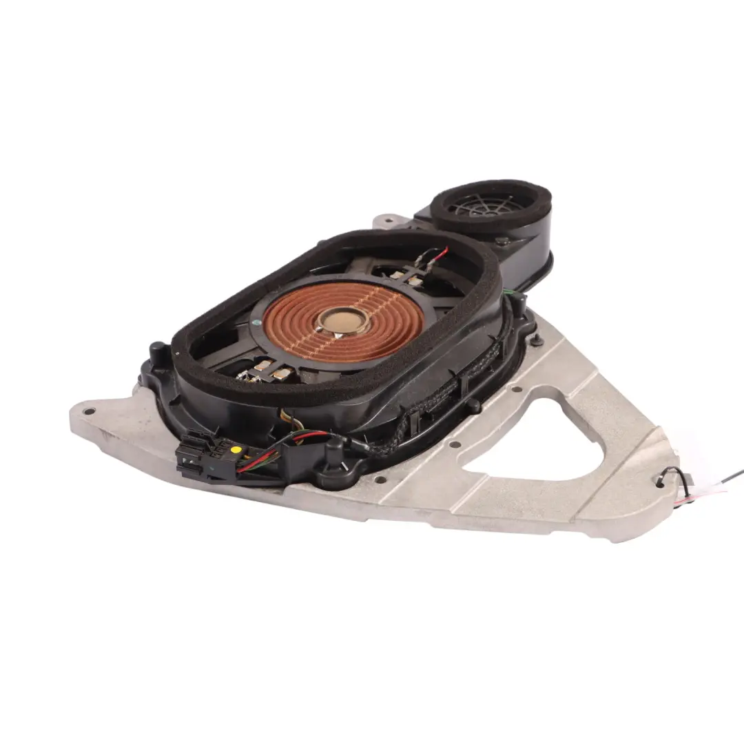 Haut Parleur Mercedes W204 C207 Plage Arrière Subwoofer pour à propos du numéro de pièce A2048205002 Haut Parleur Mercedes W204 C207 Plage Arrière Subwoofer - SKU A2048205002 - Numéro de pièce A2048205002