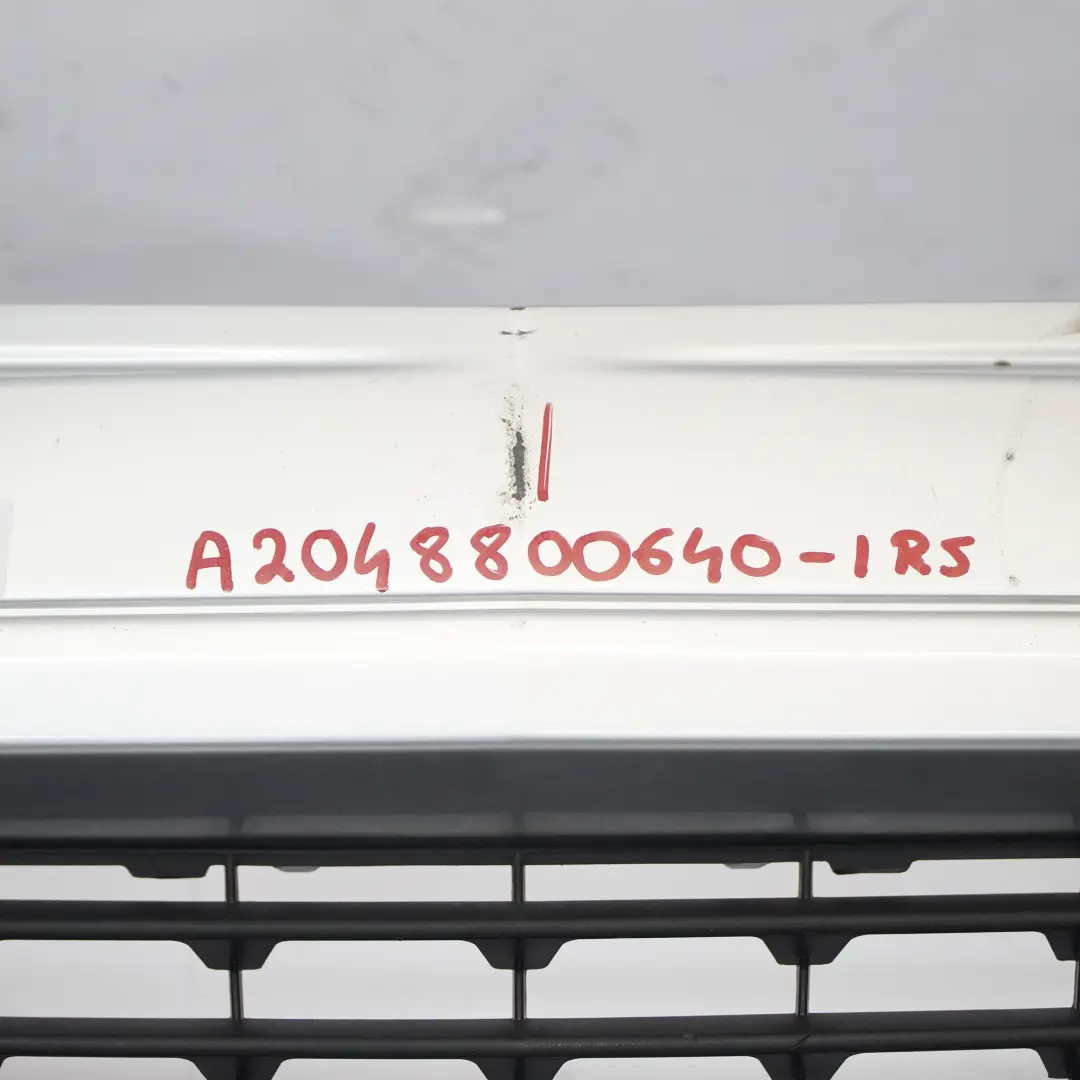 Zderzak Przedni Iridium Silver Srebrny Metalik - 775 do Mercedes W204 o numerze A2048800640 Mercedes W204 Zderzak Przedni Iridium Silver Srebrny Metalik - 775 - SKU A2048800640-IRS - Numer Części A2048800640