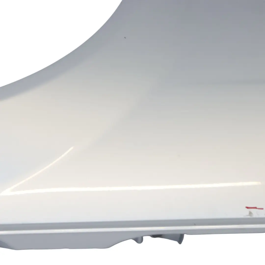 Panneau latéral l'aile avant droite Iridium Argent - 775 pour Mercedes W204 à propos du numéro de pièce A2048801418 Mercedes W204 Panneau latéral l'aile avant droite Iridium Argent - 775 - SKU A2048801418-IRS3 - Numéro de pièce A2048801418