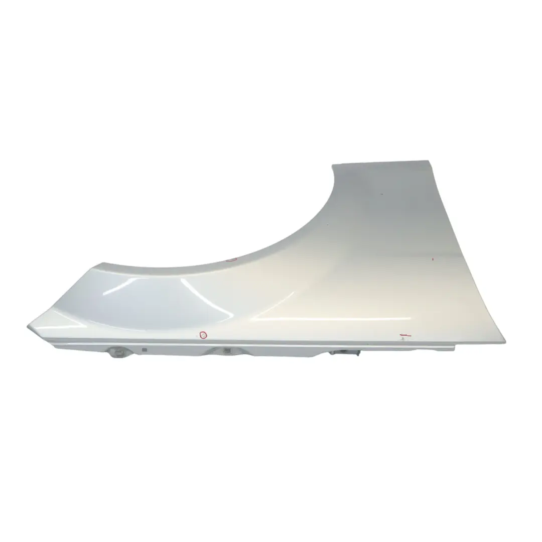 Panneau latéral l'aile avant droite Iridium Argent - 775 pour Mercedes W204 à propos du numéro de pièce A2048801418 Mercedes W204 Panneau latéral l'aile avant droite Iridium Argent - 775 - SKU A2048801418-IRS3 - Numéro de pièce A2048801418
